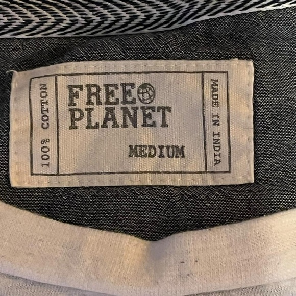 Cream and red floral embroidered short sleeve shirt #preppy #holiday #fl… - Picture 3 of 6